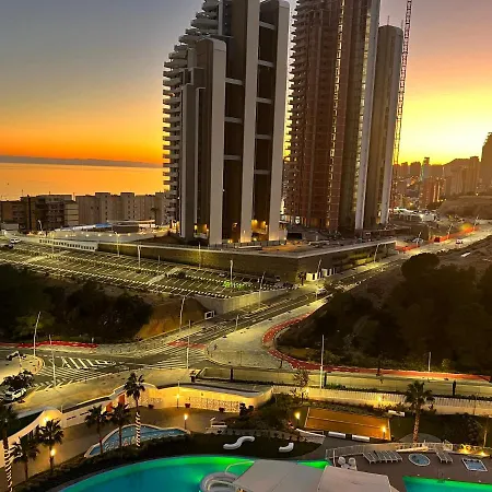 Sunset Waves 15 شقة بينايدورم